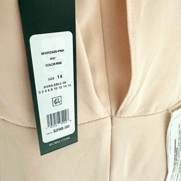 NWT BCBGMAXAZRIA EVETTE RUFFLED CHIFFON V-NECK GOWN WITH FRONT SLIT - 14 - Picture 6 of 13